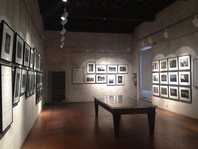 Frank_Horvat._House_with_Fifteen_Keys Frank_Horvat