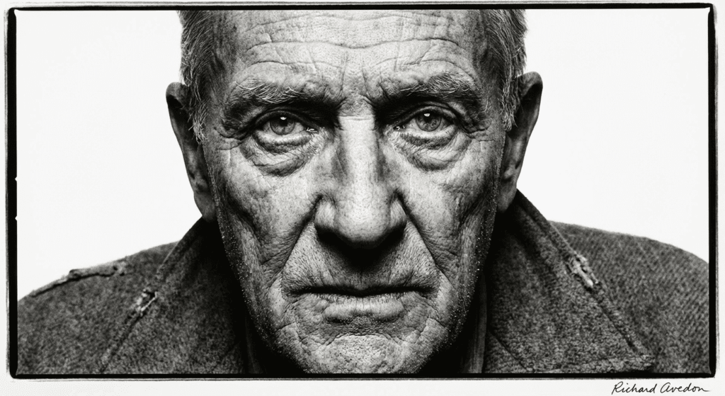 Lo Specchio Deformante: Analisi della relazione tra fotografo e soggetto nei ritratti di Avedon 6 Ritratto ispirato alle tecniche di Avedon