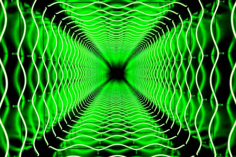 La Fotografia Transmediale: Oltre i Confini del Medium 18 green optical illusion stockpack unsplash
