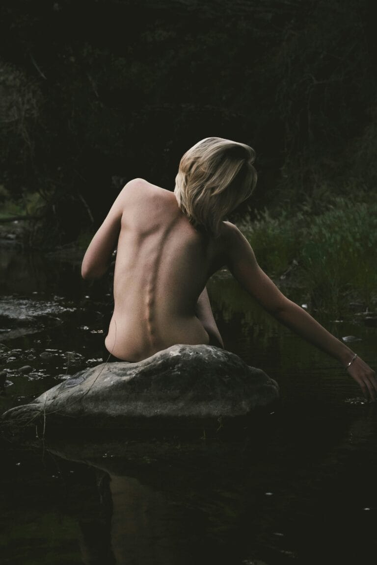 La fotografia di nudo: dagli albori ai giorni d'oggi 24 sylvan fantasy stockpack unsplash