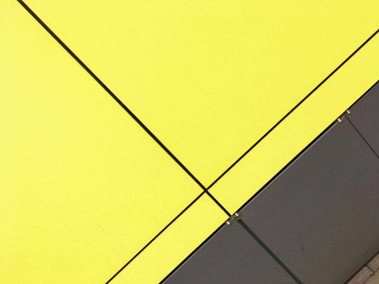 Composizione geometrica dalla Bauhaus alla fotografia 3 bauhaus wall stockpack unsplash