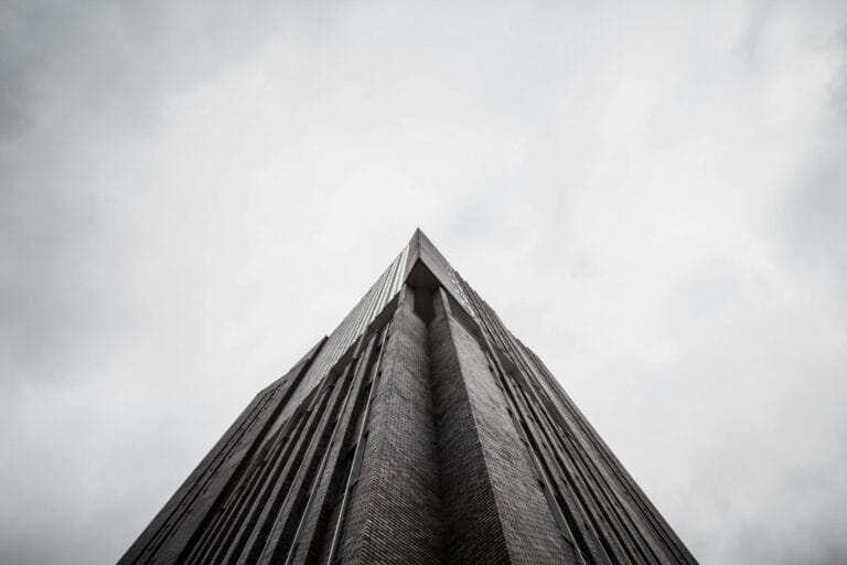 La Fotografia costruttivista 53 low angle photo of high rise building stockpack unsplash