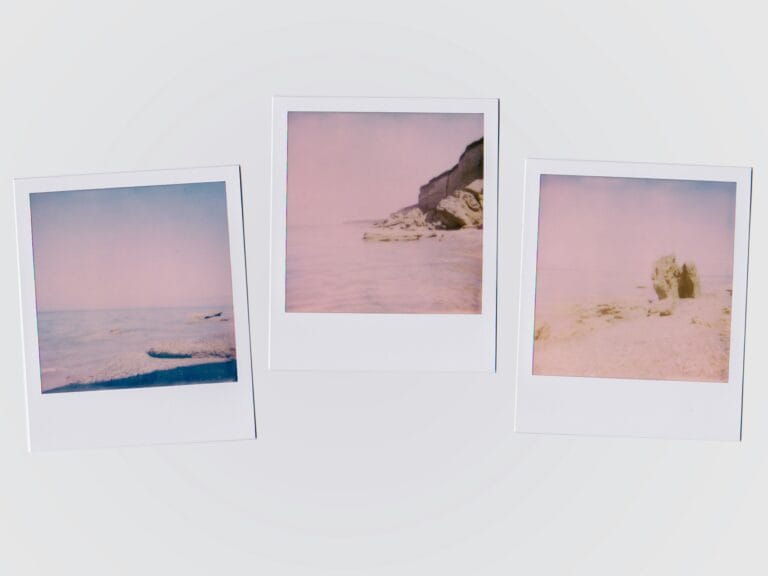 Fotografia istantanea 4 ocean photos on a wall stockpack unsplash