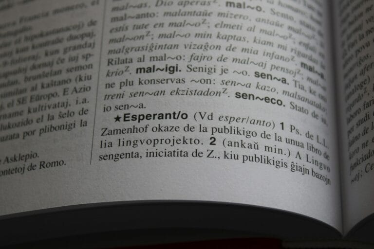 La fotografia etnografica: tecnica, rappresentazione e ideologia 16 the language esperanto explained in esperanto in a dictionary stockpack unsplash