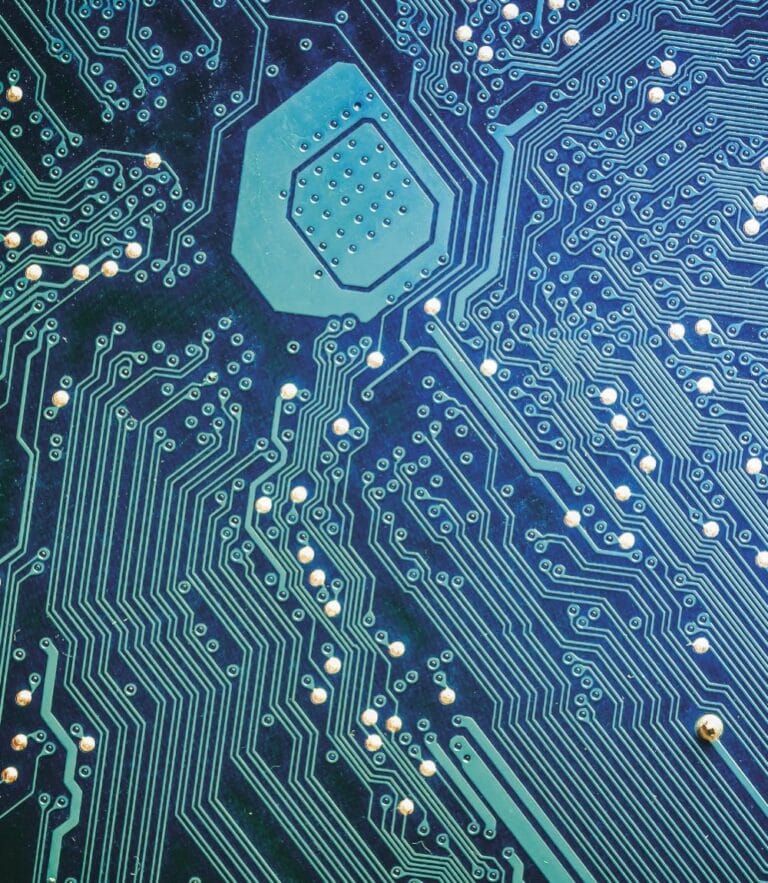 Contatto elettrico obiettivo-corpo: come avviene 14 schede elettroniche su misura syen min 1 1000x1150 1