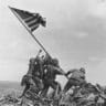 Linnalzamento della bandiera a Iwo Jima 1945 di Joe Rosenthal