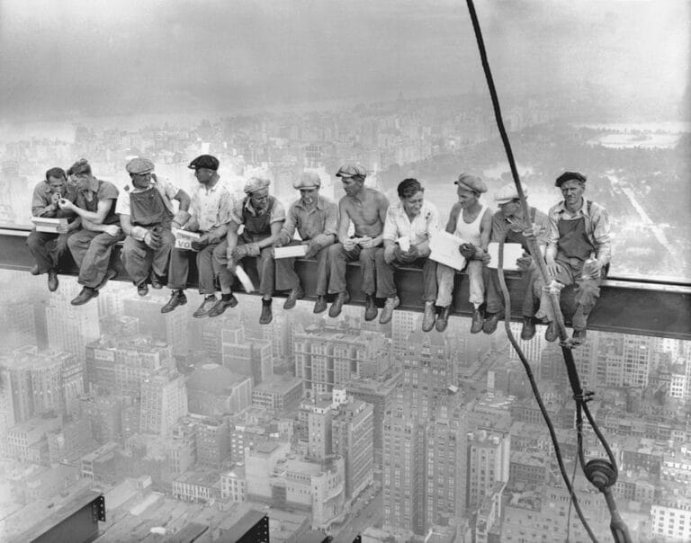 Pranzo in cima a un grattacielo (1932) — Charles C. Ebbets 14 Pranzo in cima a un grattacielo 1932 — Charles C. Ebbets