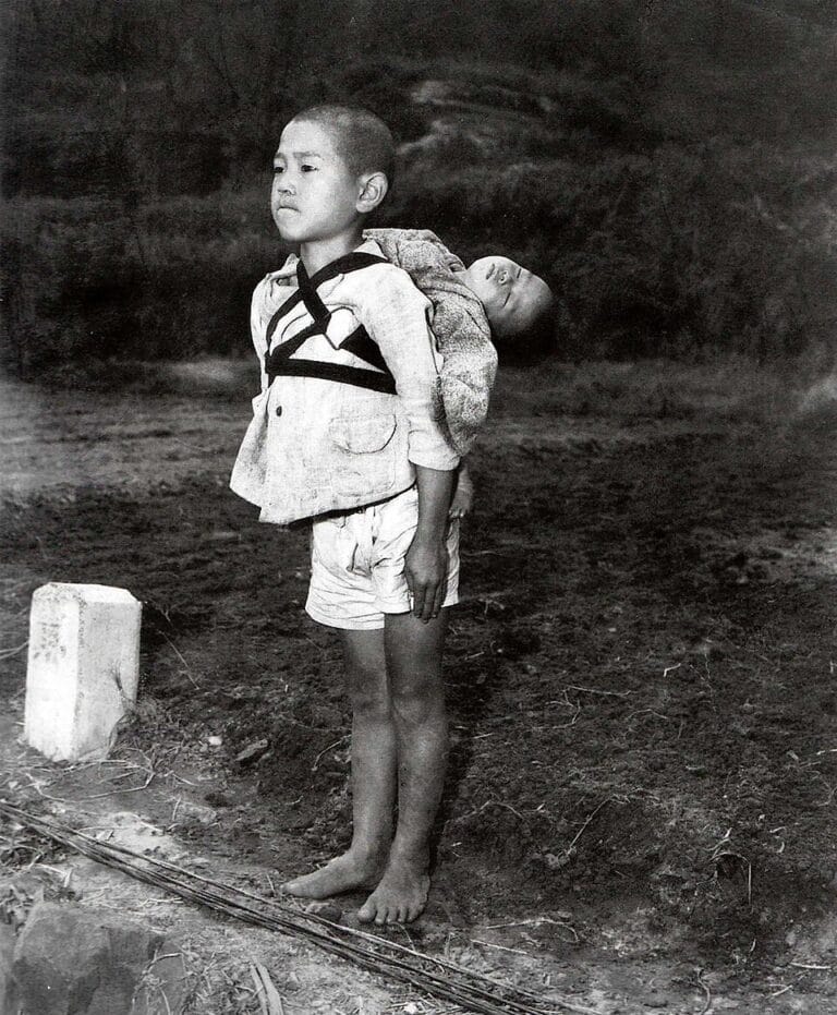 Il ragazzo con il fratellino morto a Nagasaki 1945 — Joe ODonnell