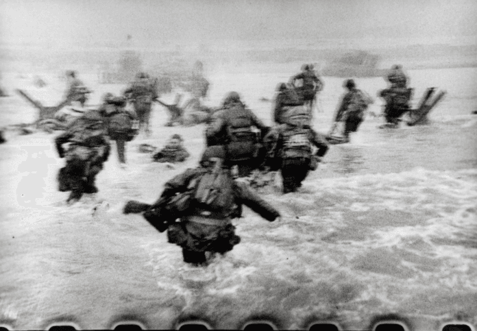 Omaha Beach, D‑Day (1944) — Robert Capa 5 Omaha Beach, D‑Day (1944) — Robert Capa