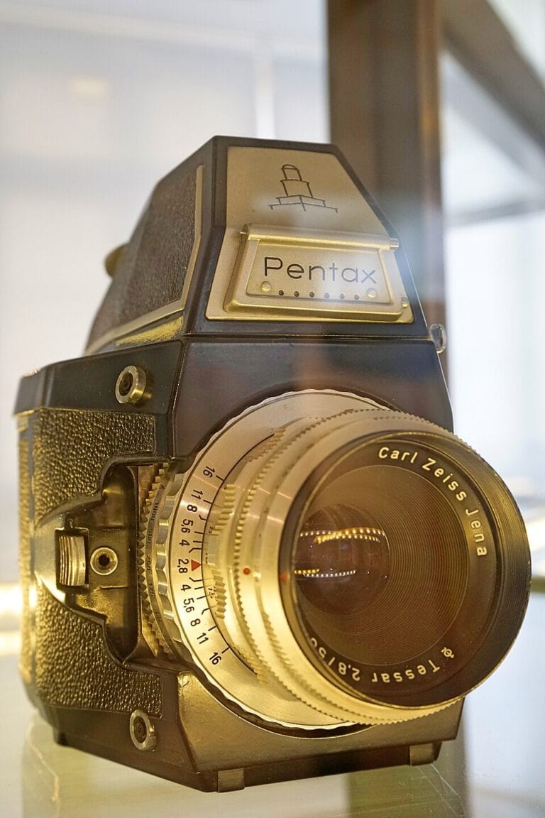 L’invenzione delle macchine fotografiche - l'evoluzione 7 Technische Sammlungen Dresden Foto Spiegelreflexkamera Pentax 1954 Prototyp DSC4363