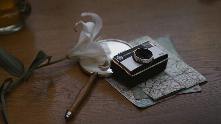 Tecniche Avanzate e Generi di Nicchia: La Guida ai Linguaggi Creativi della Fotografia Contemporanea 17 nostalgic photography scene stockpack unsplash
