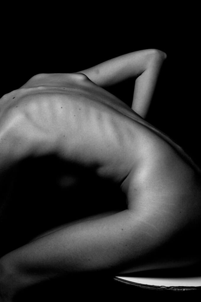 Dall'AI al Nudo Artistico: Come la Tecnologia sta ridefinendo il Genere più Antico della Fotografia 5 Dall'AI al Nudo Artistico: Come la Tecnologia sta ridefinendo il Genere più Antico della Fotografiahttps://www.instagram.com/emilianovittoriosi/ you will help me to grow up! Thank you!