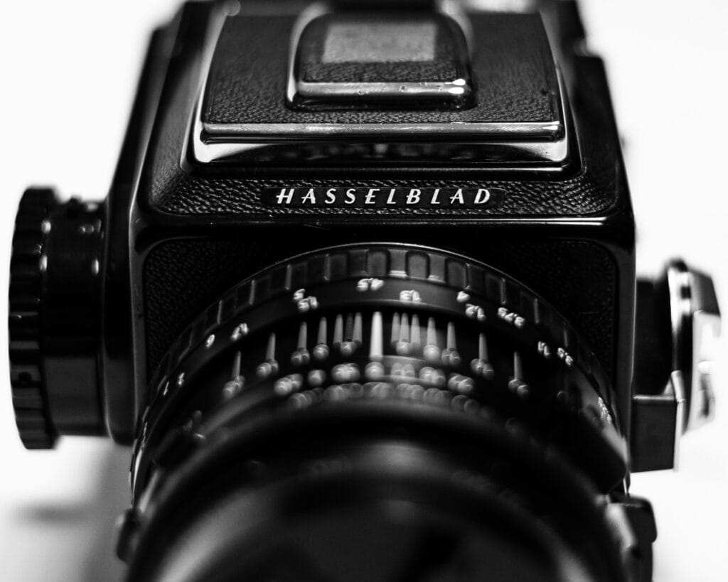 La fotografia svedese, dalla luce del Nord alla Luna: Hasselblad e la tradizione visiva scandinava 3 Product shot of Hasselblad 500 C/M
