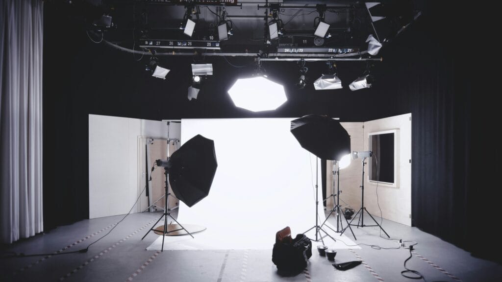 Softbox, ombrelli e beauty dish: guida agli accessori per la luce da studio 2 Il ring flash: caratteristiche, storia e utilizzo in ritratto e macro